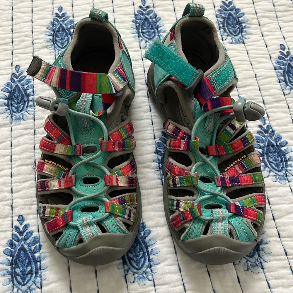 Girls Keens size 13